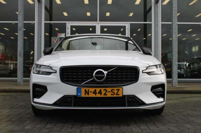 Volvo S60 (2022) thumbnail 4