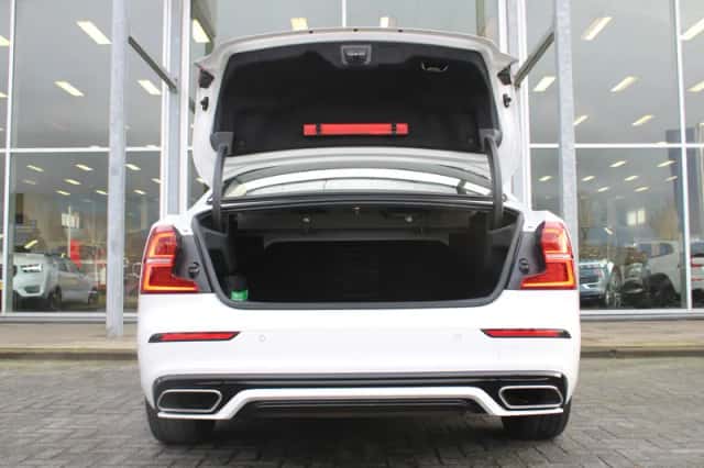 Volvo S60 (2022) thumbnail 6