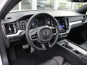Volvo S60 (2022) thumbnail 10
