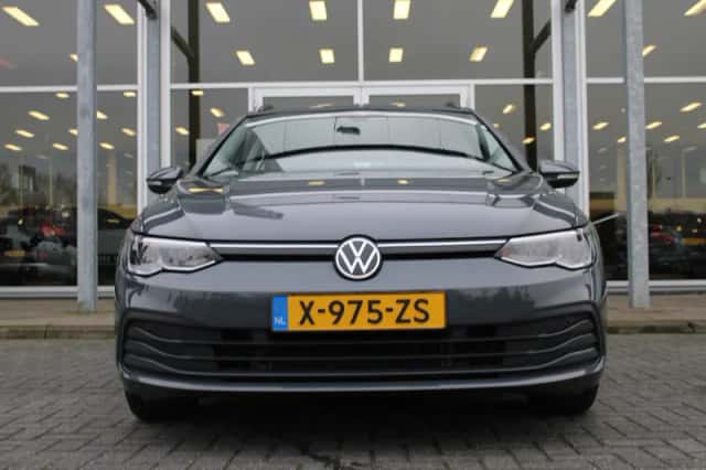 Volkswagen Golf (2021) thumbnail 4