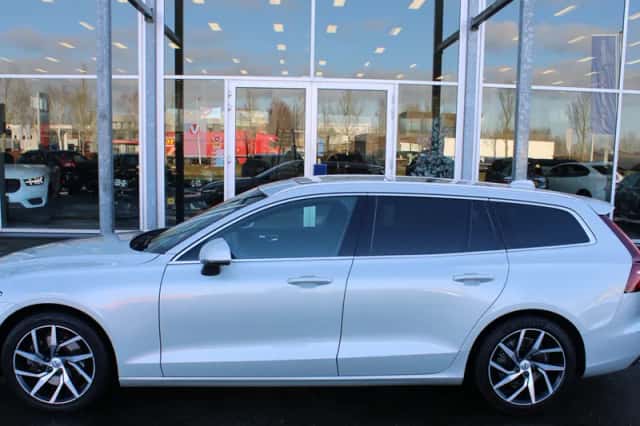 Volvo V60 (2019) thumbnail 2