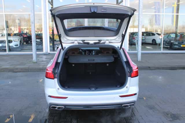 Volvo V60 (2019) thumbnail 6