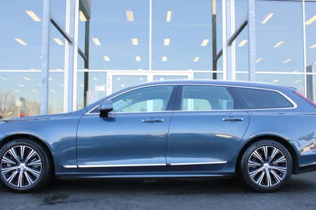 Volvo V90 (2022) thumbnail 2