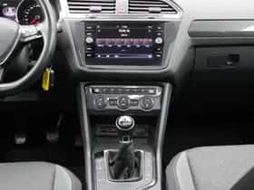 Volkswagen Tiguan (2018) thumbnail 40
