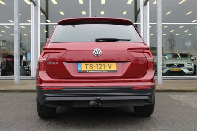 Volkswagen Tiguan (2018) thumbnail 5