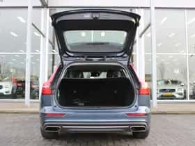 Volvo V60 (2022) thumbnail 6