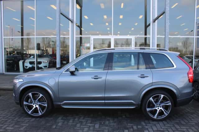 Volvo XC90 (2017) thumbnail 2