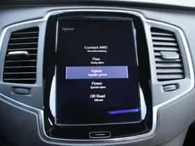 Volvo XC90 (2017) thumbnail 45