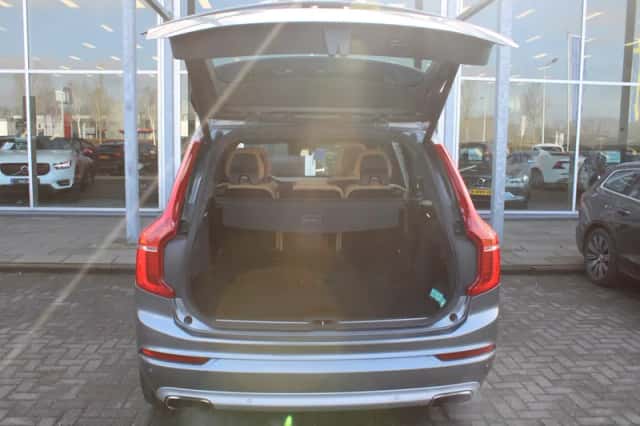Volvo XC90 (2017) thumbnail 6
