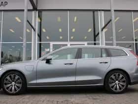 Volvo V60 (2021) thumbnail 2
