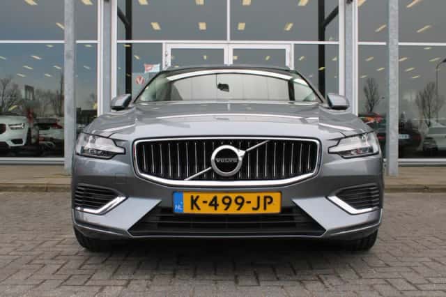 Volvo V60 (2021) thumbnail 4