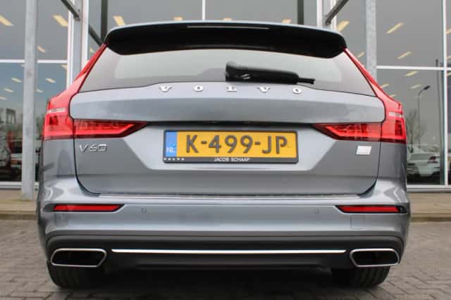 Volvo V60 (2021) thumbnail 5