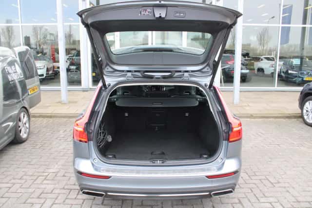 Volvo V60 (2021) thumbnail 6