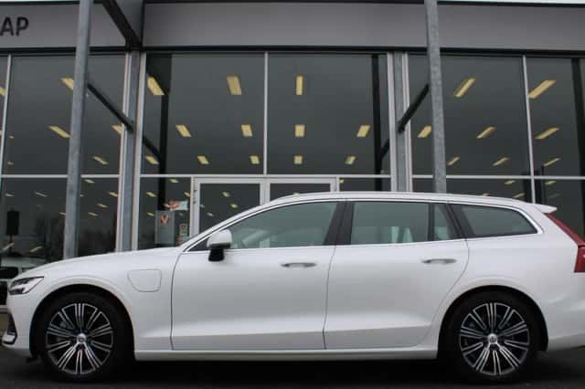 Volvo V60 (2022) thumbnail 2