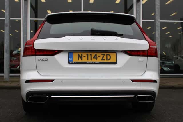 Volvo V60 (2022) thumbnail 5