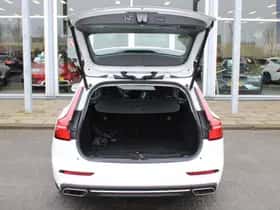 Volvo V60 (2022) thumbnail 6