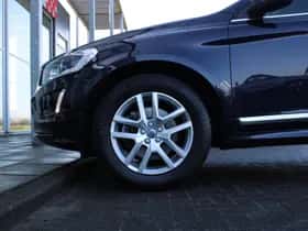 Volvo XC60 (2017) thumbnail 66