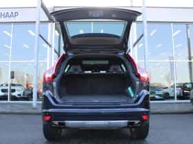 Volvo XC60 (2017) thumbnail 8