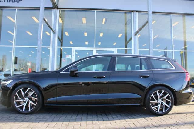 Volvo V60 (2018) thumbnail 2