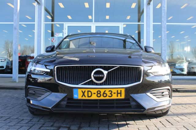 Volvo V60 (2018) thumbnail 4