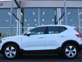 Volvo XC40 (2021) thumbnail 2