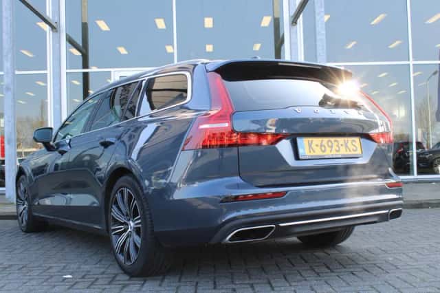 Volvo V60 (2021) thumbnail 3