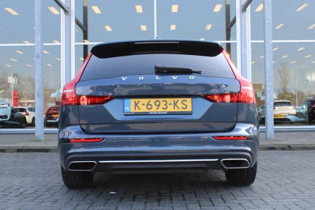 Volvo V60 (2021) thumbnail 5