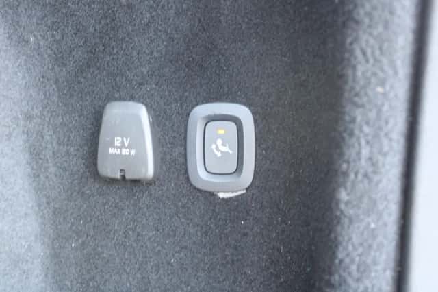Volvo V60 (2021) thumbnail 6