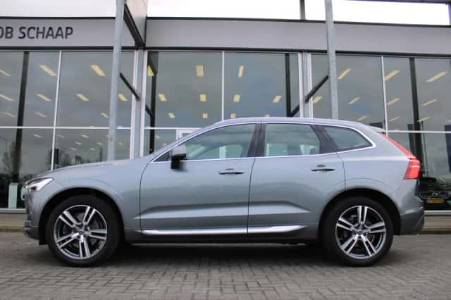 Volvo XC60 (2019) thumbnail 2
