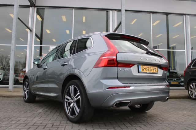 Volvo XC60 (2019) thumbnail 3