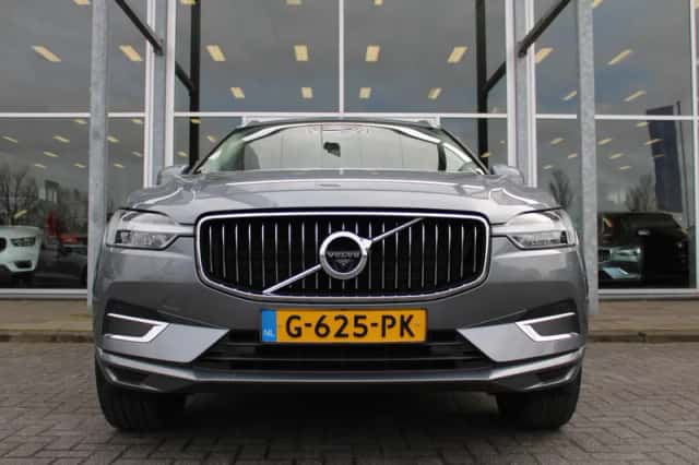 Volvo XC60 (2019) thumbnail 4
