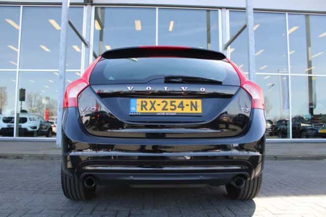 Volvo V60 (2018) thumbnail 4