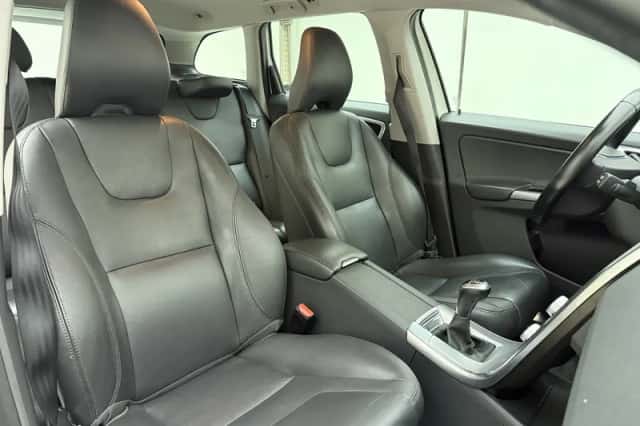 Volvo XC60 (2017) thumbnail 6