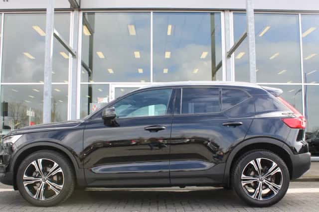 Volvo XC40 (2021) thumbnail 2