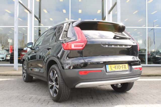 Volvo XC40 (2021) thumbnail 3