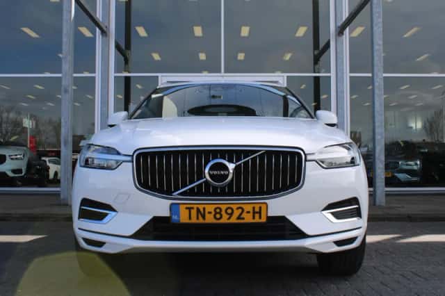 Volvo XC60 (2018) thumbnail 4
