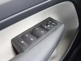 Volvo XC40 thumbnail 15