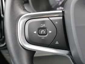 Volvo XC40 thumbnail 18