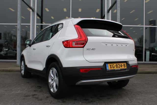 Volvo XC40 (2019) thumbnail 3