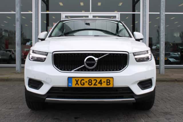 Volvo XC40 (2019) thumbnail 4