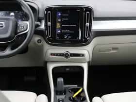 Volvo XC40 thumbnail 40