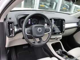Volvo XC40 thumbnail 10