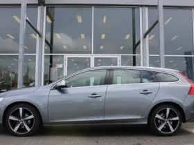 Volvo V60 (2019) thumbnail 2