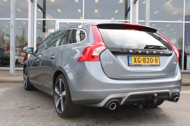 Volvo V60 (2019) thumbnail 3