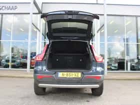 Volvo XC40 thumbnail 6