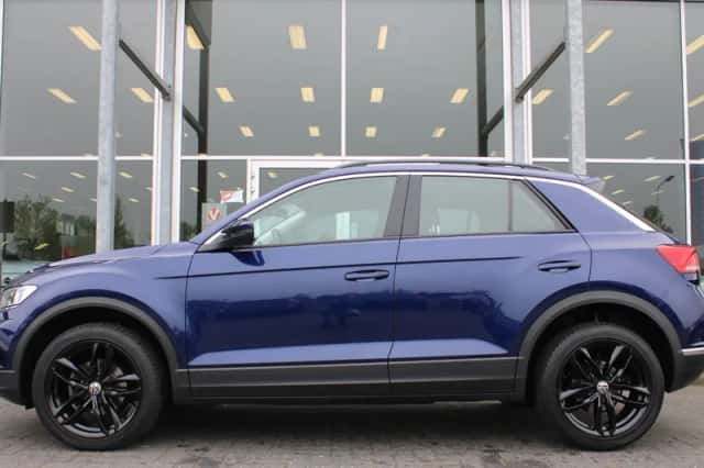 Volkswagen T-Roc (2020) thumbnail 2