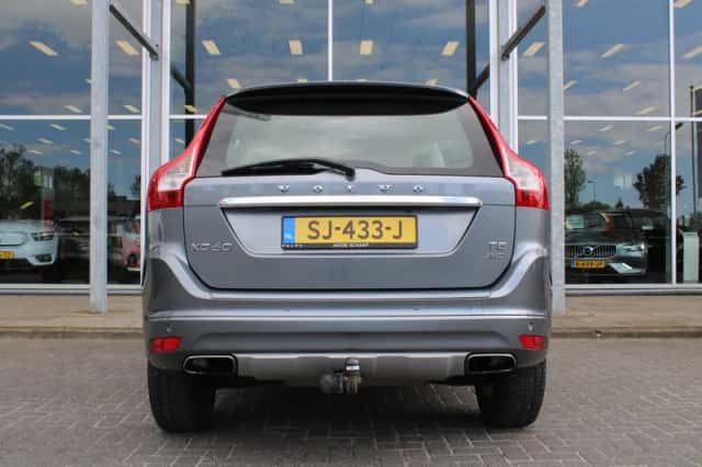 Volvo XC60 (2017) thumbnail 5