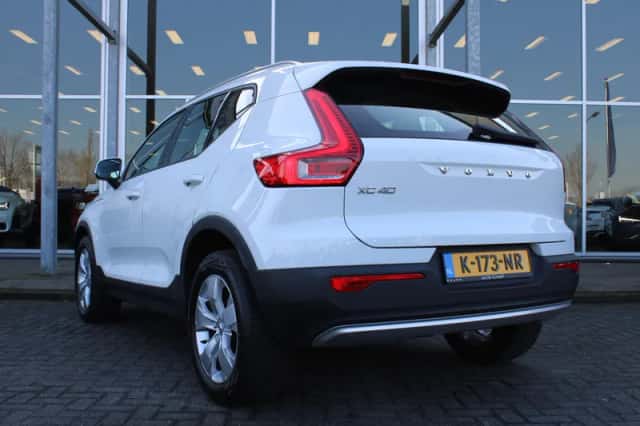 Volvo XC40 (2021) thumbnail 3