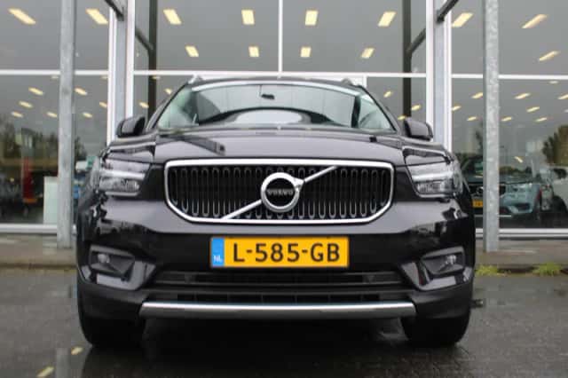 Volvo XC40 (2021) thumbnail 4