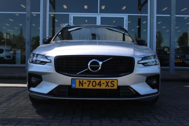 Volvo V60 (2021) thumbnail 4